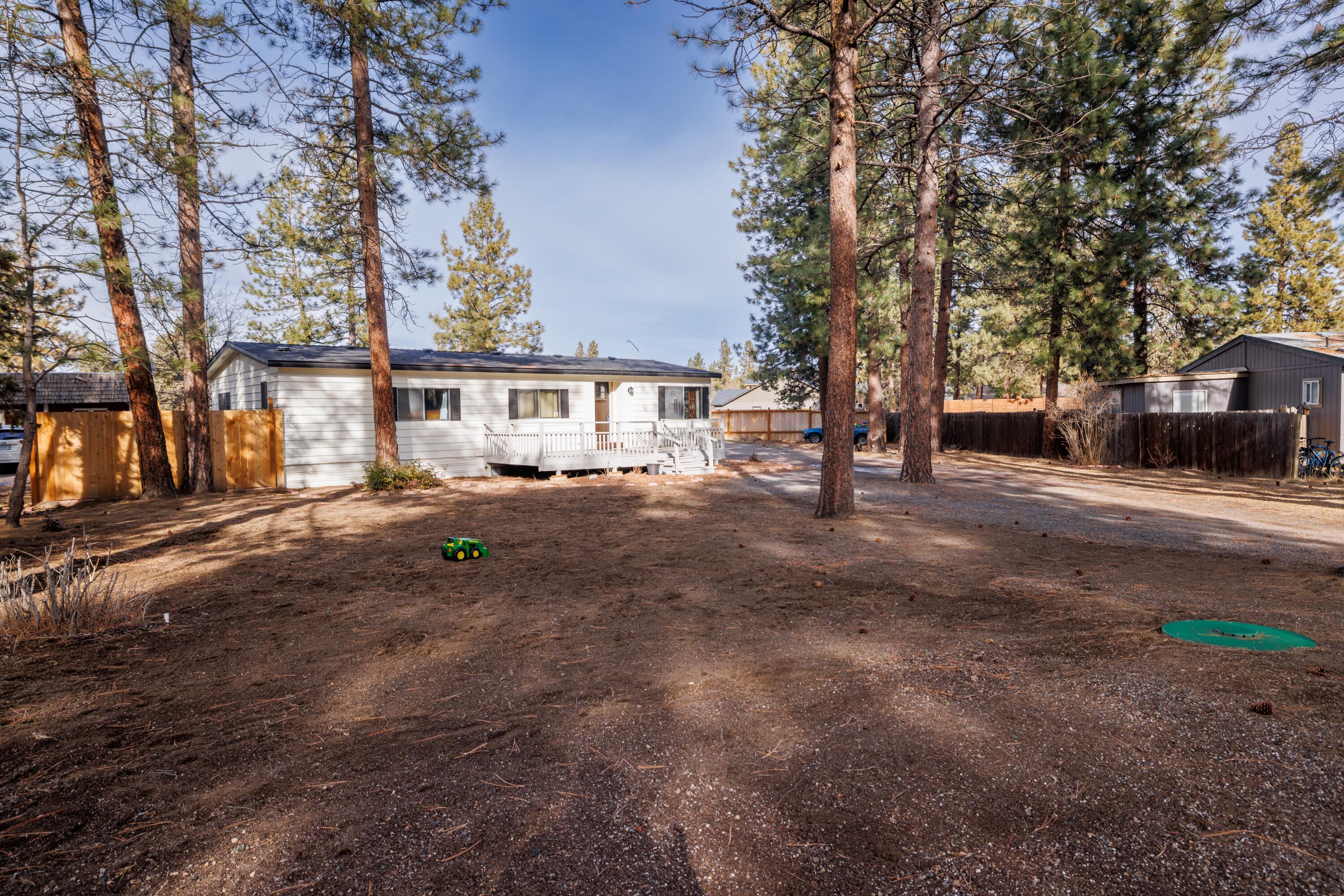 61079 Springcrest Drive Bend, OR 97702 - Photo 3 of 27 2