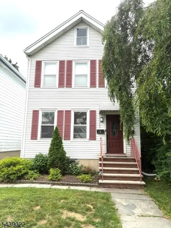 $2,150 | 46 Maple Street, Unit 1, Bloomfield, NJ 07003
