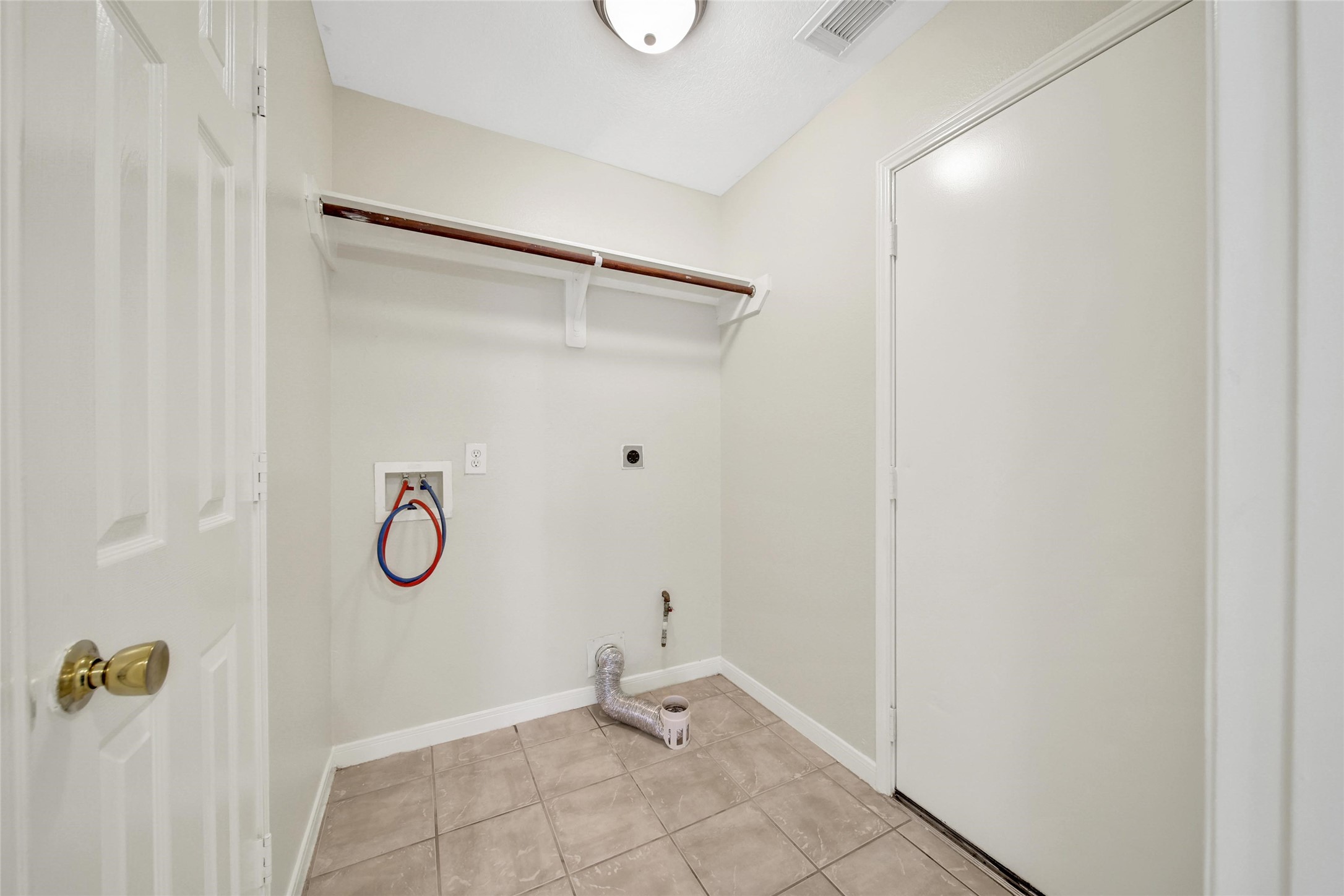 11911 Ezekiel Road Tomball, TX 77375 - Photo 19 of 23 Laundry room.
