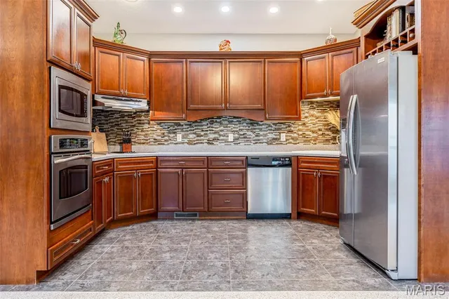 $367,500 | 26349 Lakeview Terrace, Godfrey, IL 62035