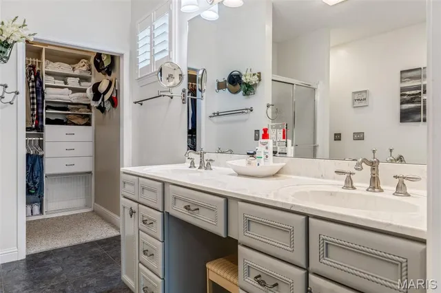 $367,500 | 26349 Lakeview Terrace, Godfrey, IL 62035