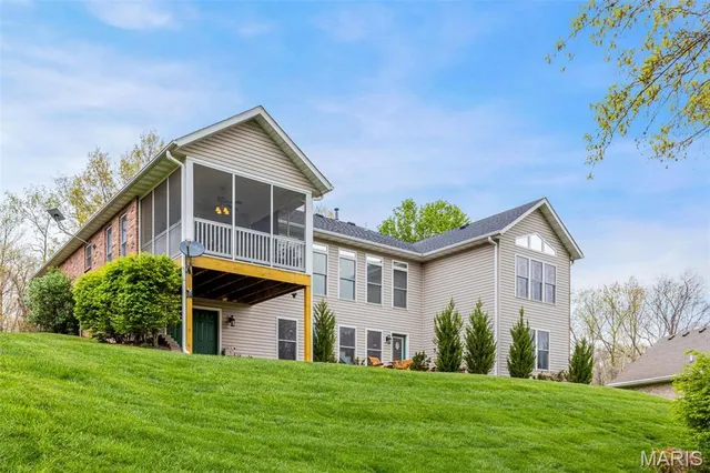 $367,500 | 26349 Lakeview Terrace, Godfrey, IL 62035