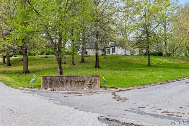 $367,500 | 26349 Lakeview Terrace, Godfrey, IL 62035