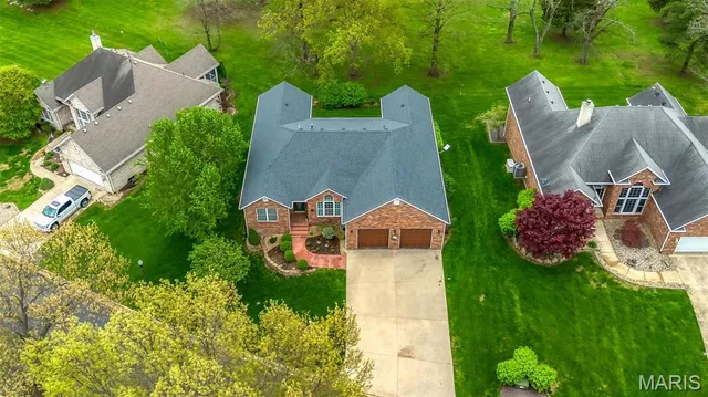 $367,500 | 26349 Lakeview Terrace, Godfrey, IL 62035