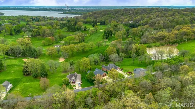 $367,500 | 26349 Lakeview Terrace, Godfrey, IL 62035