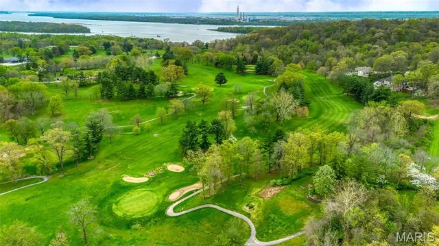 $367,500 | 26349 Lakeview Terrace, Godfrey, IL 62035