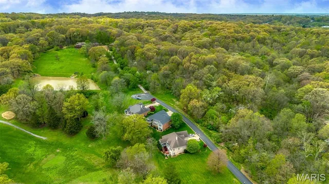 $367,500 | 26349 Lakeview Terrace, Godfrey, IL 62035