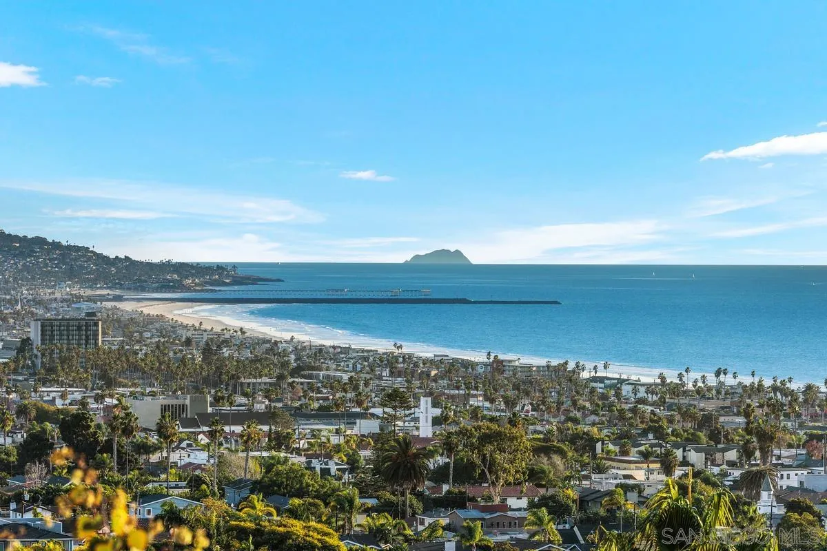 1237 Van Nuys Street San Diego, CA 92109 - Photo 29 of 32 a view of a city with ocean