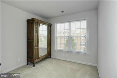 8933 Singleleaf Circle Lorton, VA 22079 - Photo 17 of 27 Bedroom