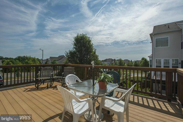 8933 Singleleaf Circle Lorton, VA 22079 - Photo 19 of 27 Exterior (Rear)