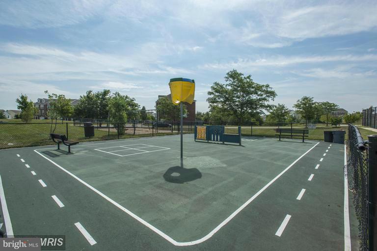 8933 Singleleaf Circle Lorton, VA 22079 - Photo 24 of 27 Community