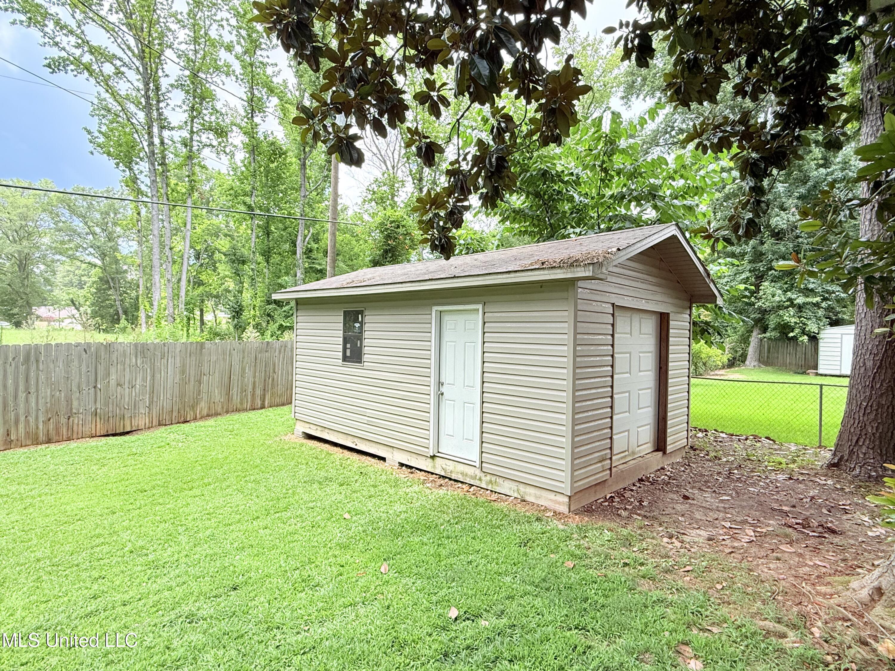 828 Windsor Road Grenada, MS 38901 - Photo 23 of 25 IMG_9740