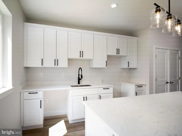 $615,000 | 303 Fountain Street, Philadelphia, PA 19128