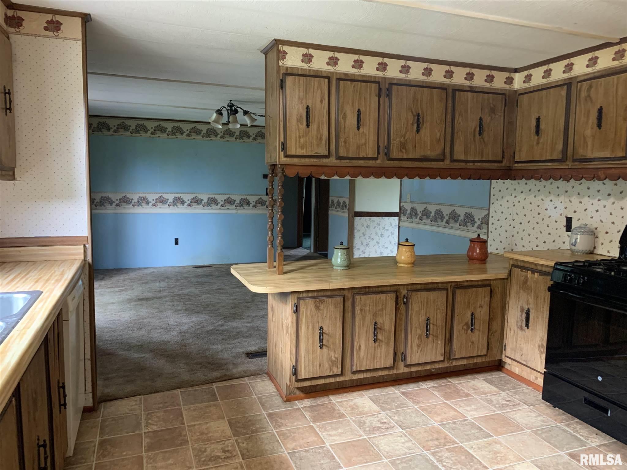 13769 Hell Ridge Road Browning, IL 62624 - Photo 4 of 34