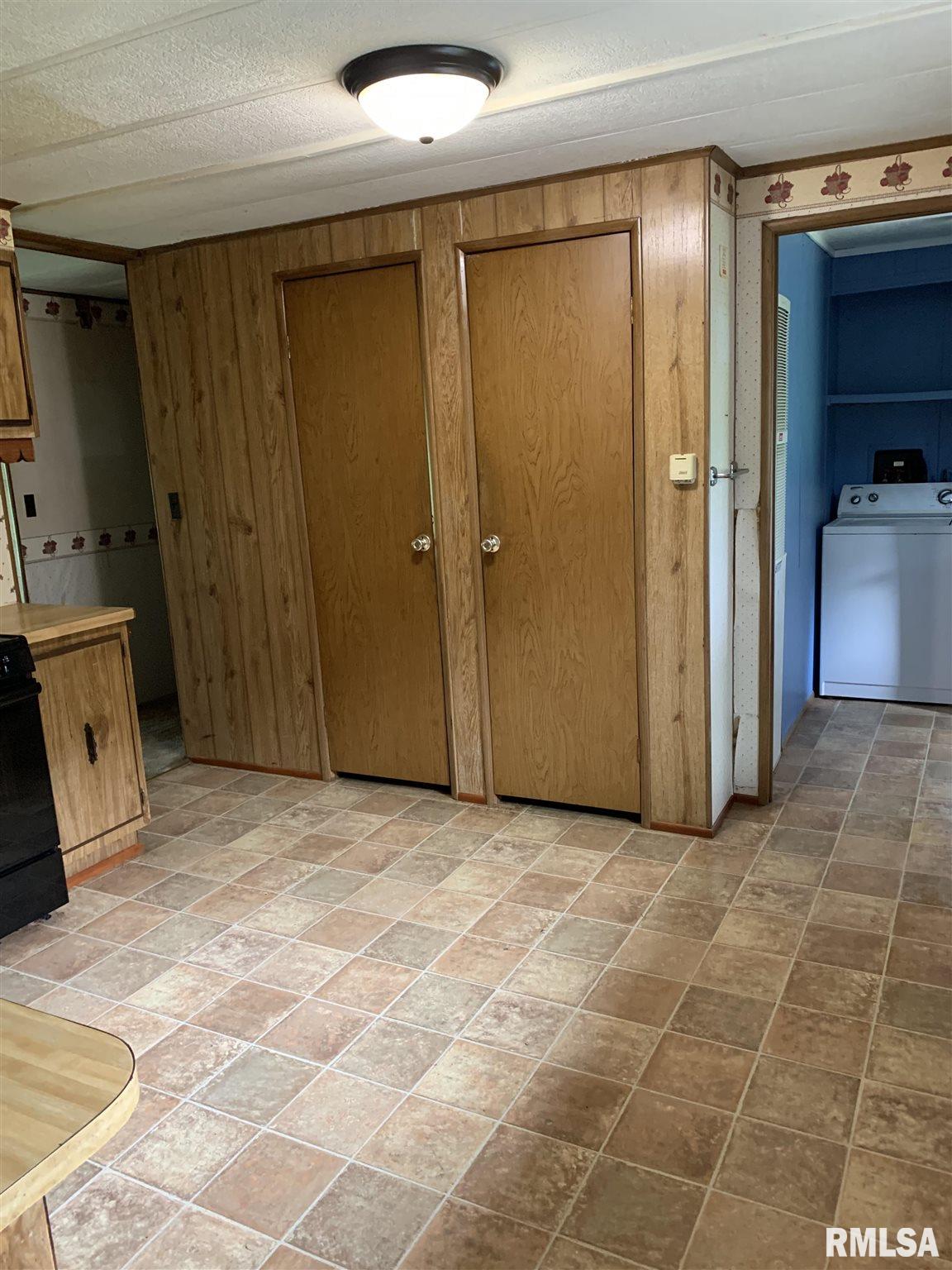 13769 Hell Ridge Road Browning, IL 62624 - Photo 9 of 34