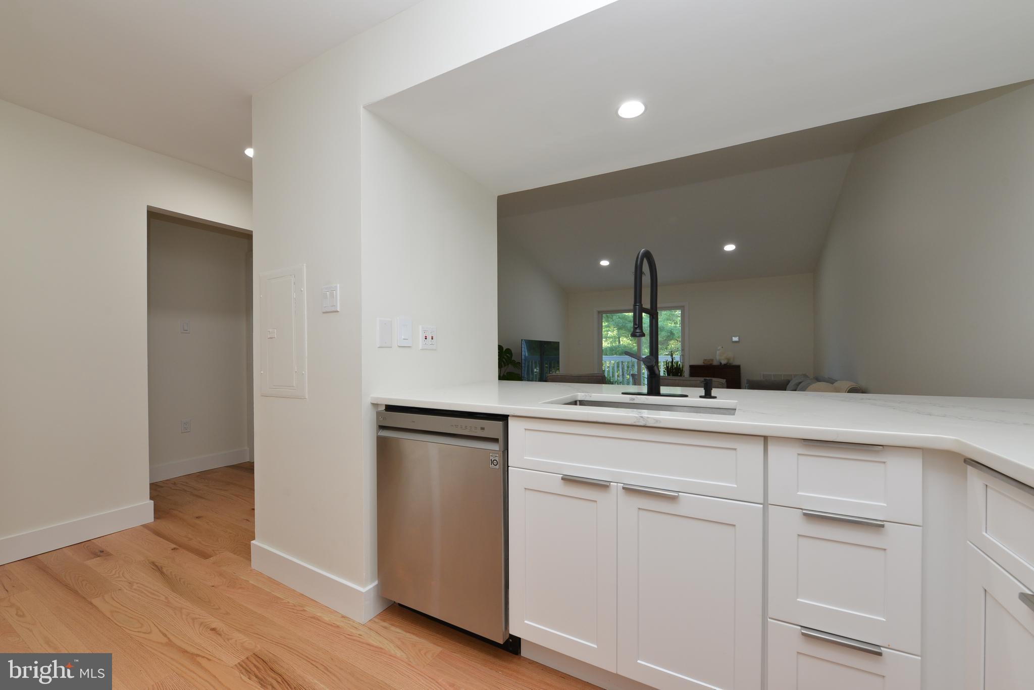 6 Pinewood Drive Hamilton, NJ 08690 - Photo 12 of 31