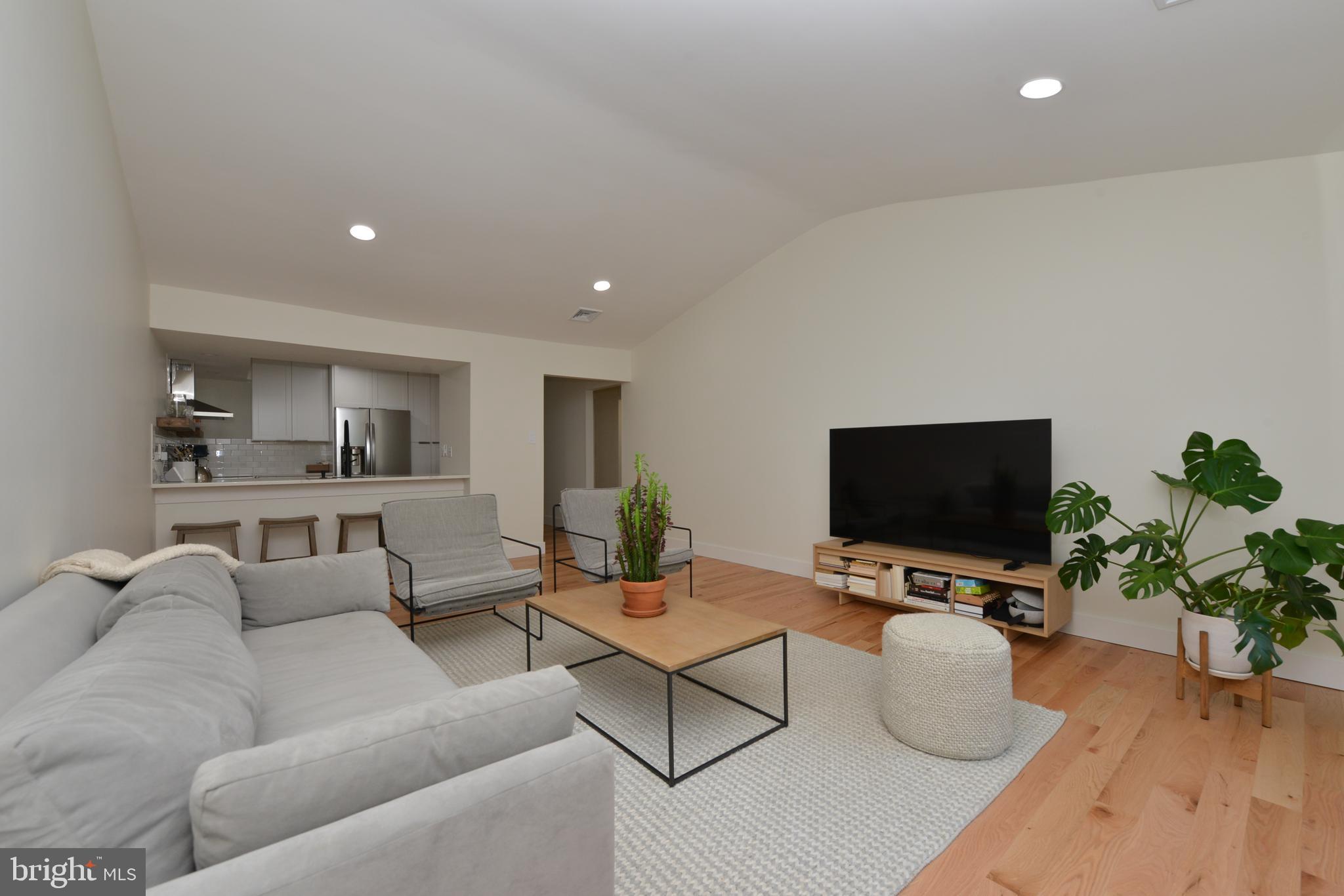 6 Pinewood Drive Hamilton, NJ 08690 - Photo 4 of 31