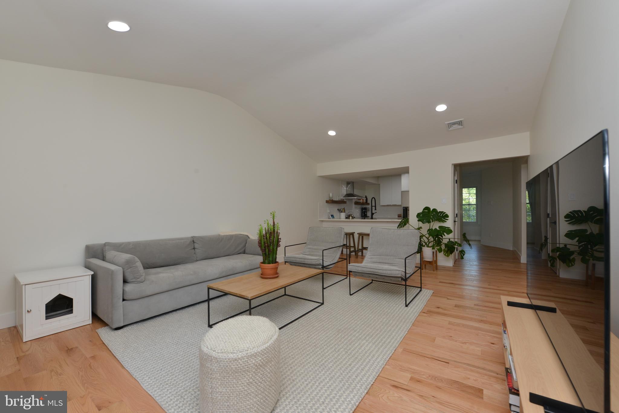 6 Pinewood Drive Hamilton, NJ 08690 - Photo 5 of 31