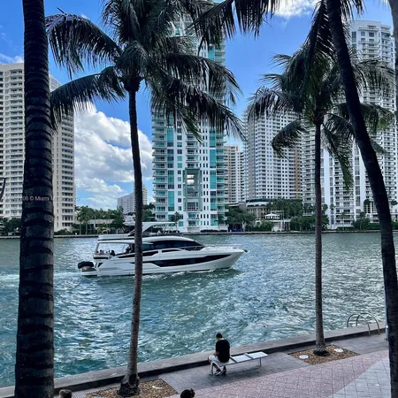 $700,000 | 335 South Biscayne Boulevard, Unit 2200, Miami, FL 33131