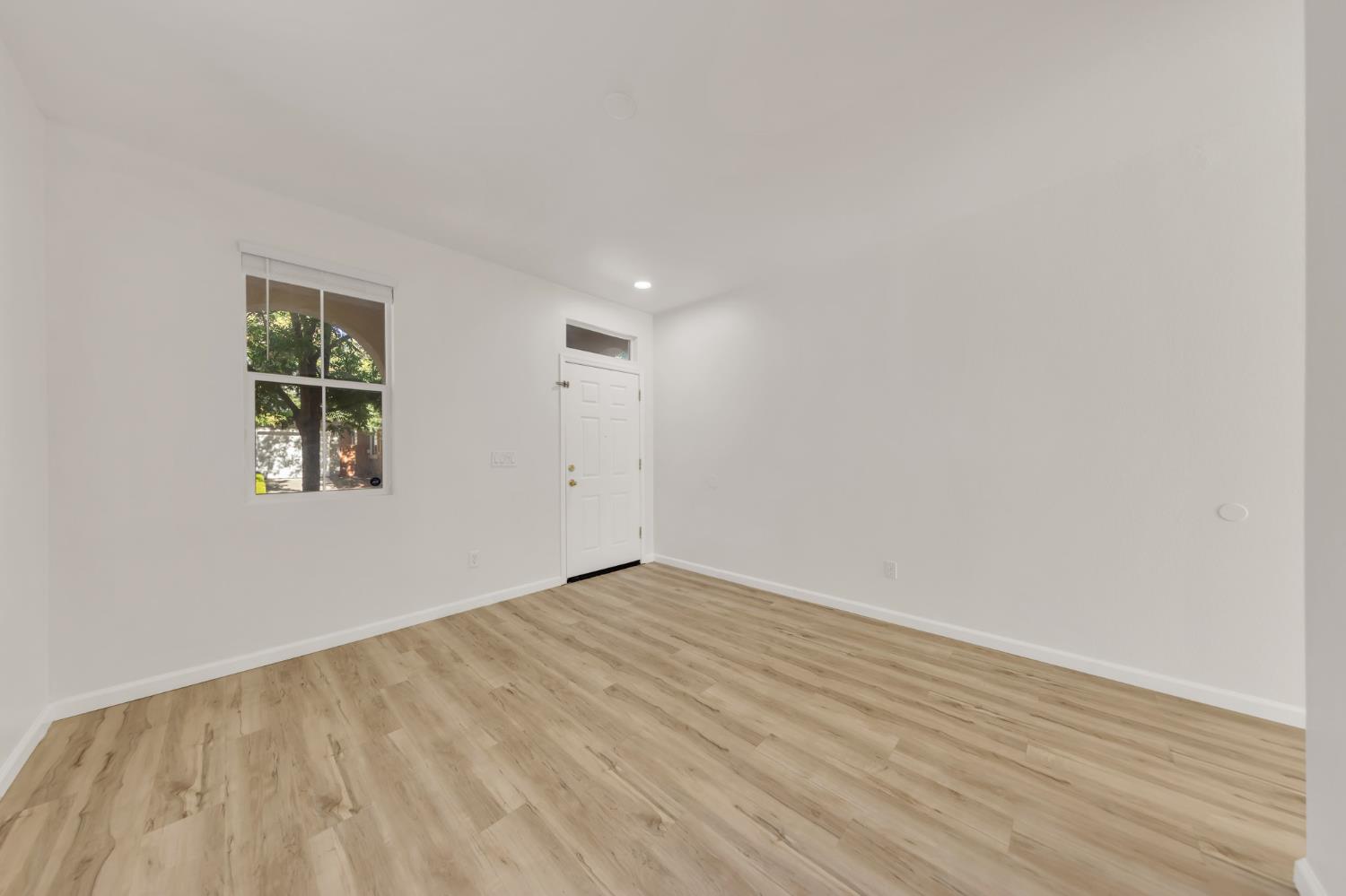 2373 Coffeeberry Road West Sacramento, CA 95691 - Photo 5 of 38