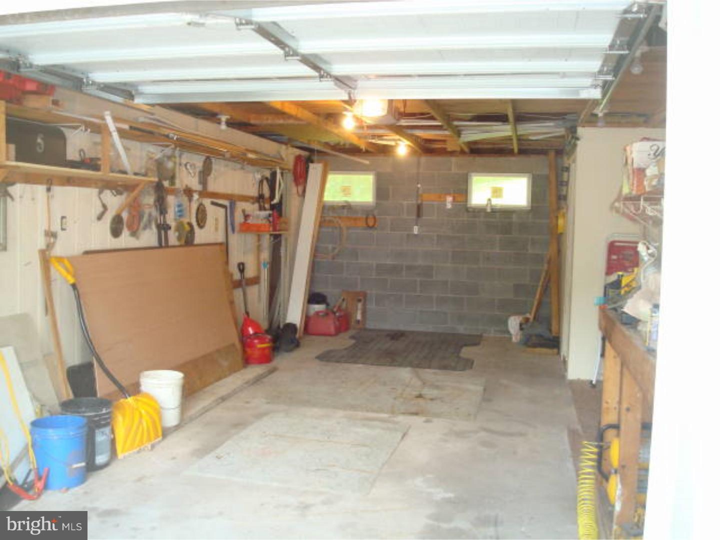 1139 Graber Road Green Lane, PA 18054 - Photo 24 of 25 Garage