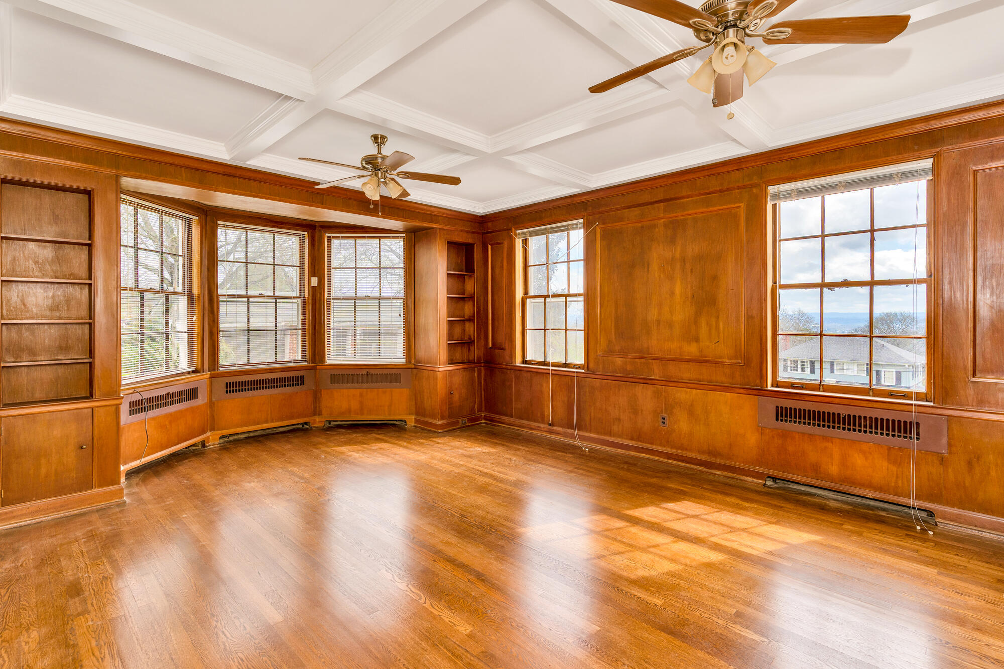 212 South Crest Road Chattanooga, TN 37404 - Photo 3 of 55 212-S-Crest-Rd-MLS-Photos-28