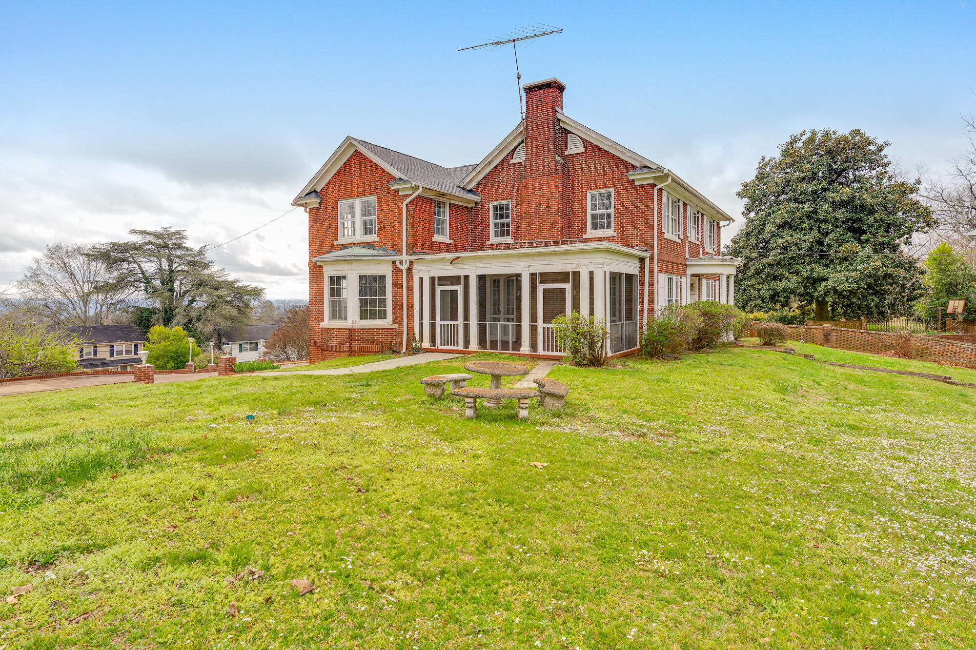 212 South Crest Road Chattanooga, TN 37404 - Photo 49 of 55 212-S-Crest-Rd-MLS-Photos-13