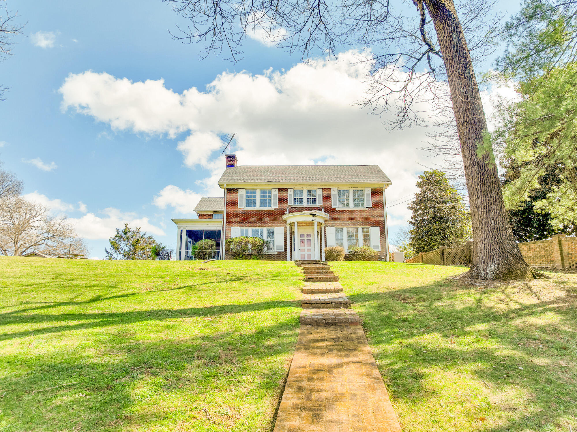 212 South Crest Road Chattanooga, TN 37404 - Photo 8 of 55 212-S-Crest-Rd-MLS-Photos-5