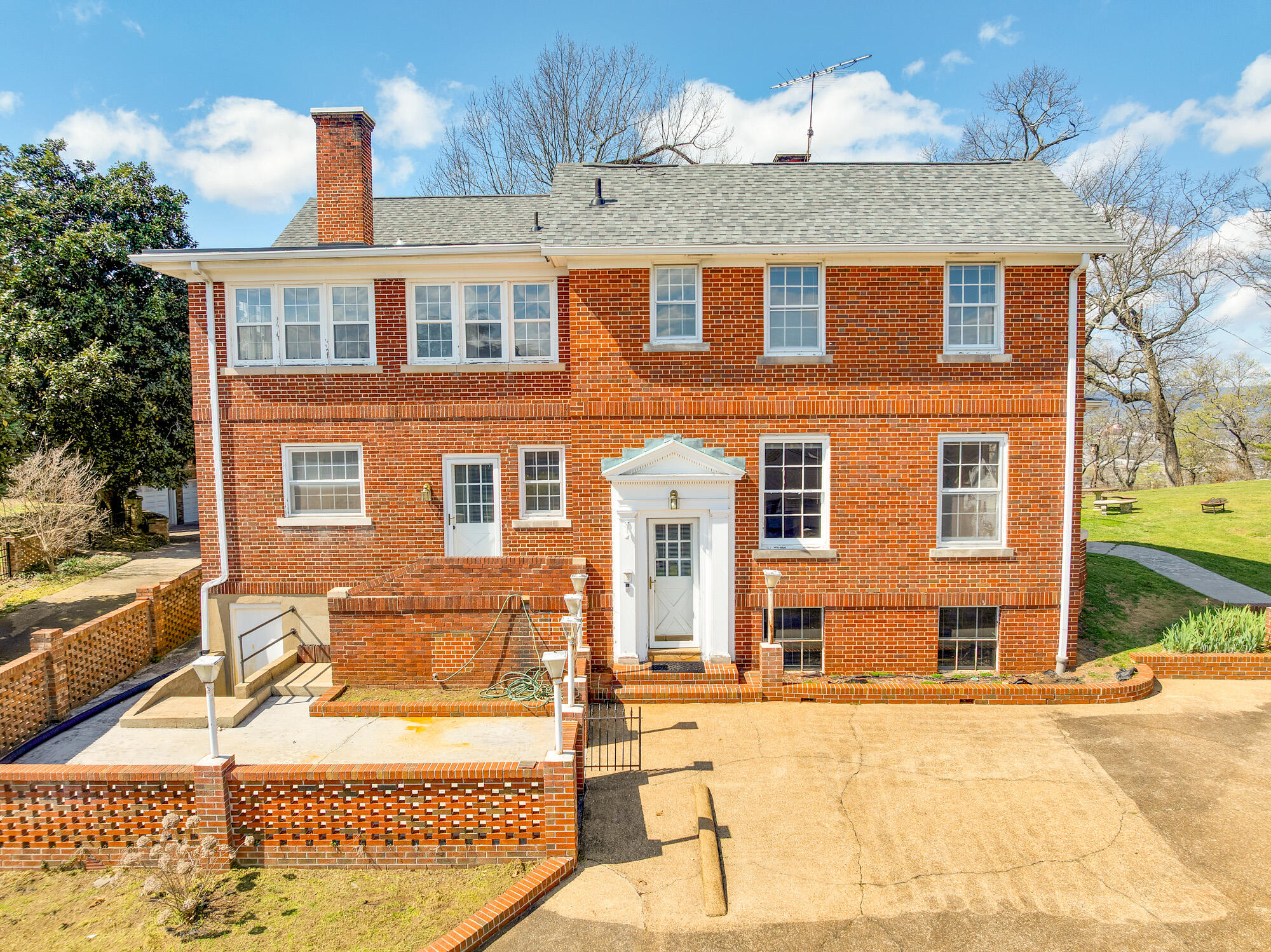 212 South Crest Road Chattanooga, TN 37404 - Photo 9 of 55 212-S-Crest-Rd-MLS-Photos-10