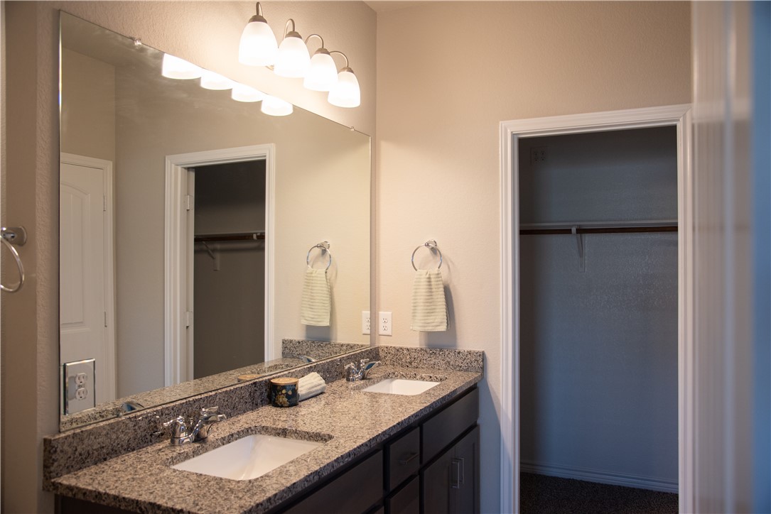 2145 Chief Street Bryan, TX 77807 - Photo 17 of 22 Primary Bathroom