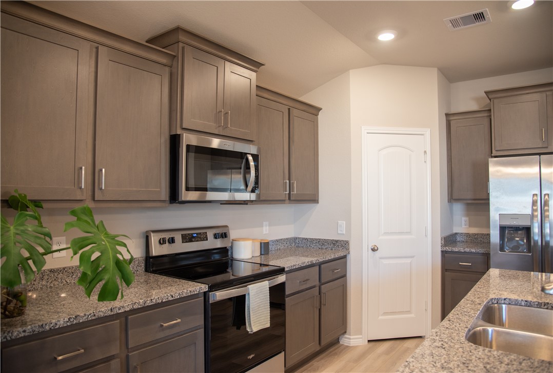 2145 Chief Street Bryan, TX 77807 - Photo 3 of 22 Kitchen