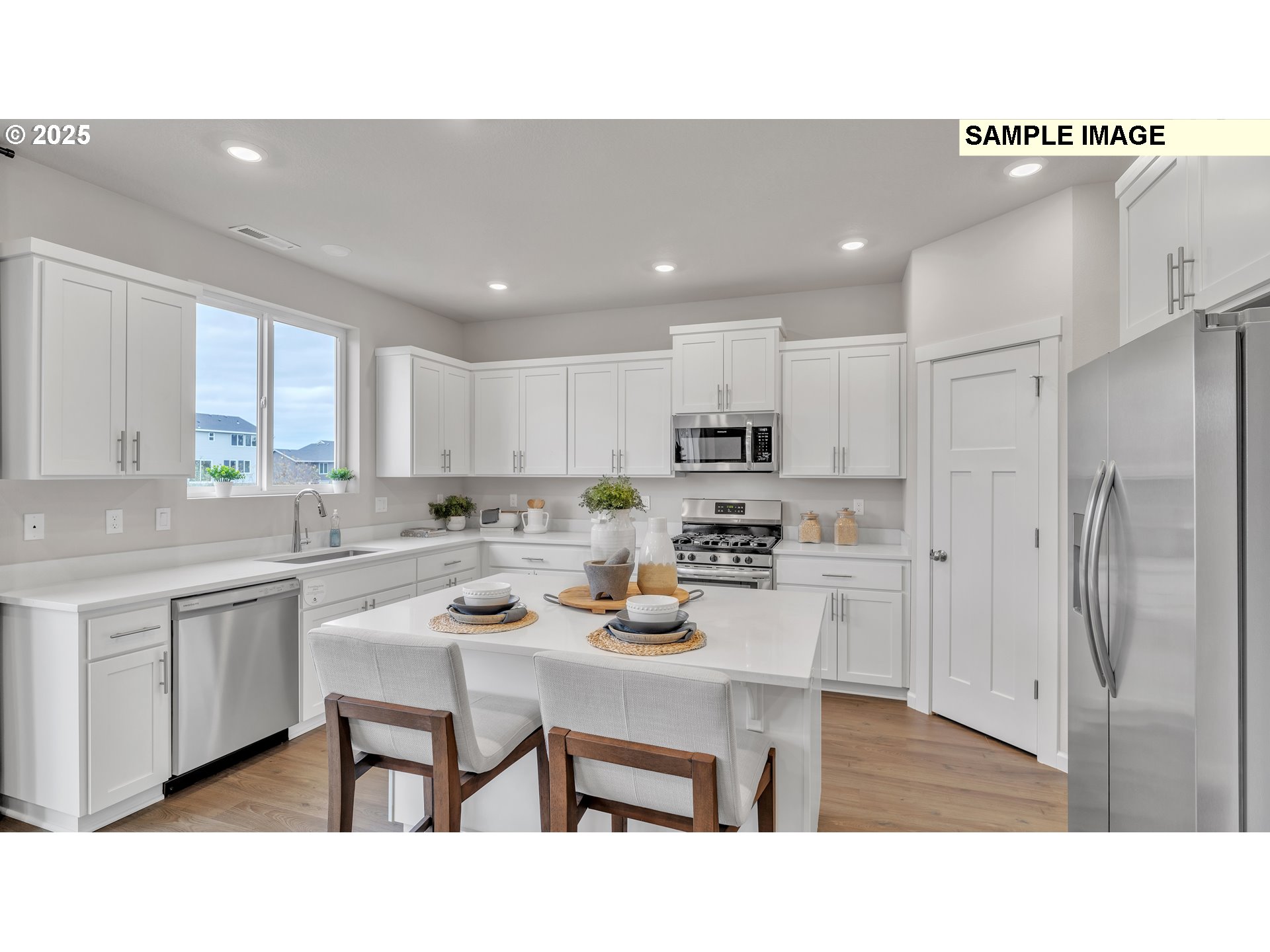 582 Withers Court Southeast Albany, OR 97322 - Photo 4 of 27