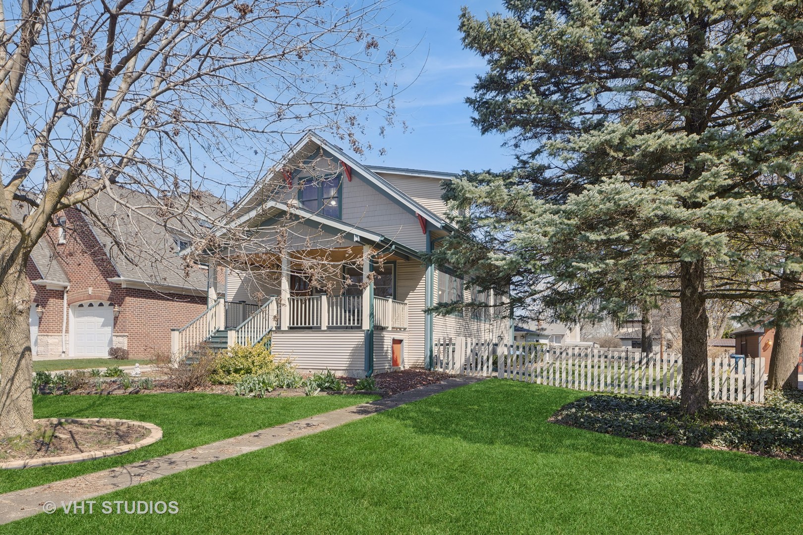 155 Geneva Avenue Elmhurst, IL 60126 - Photo 2 of 33 front view of house with a yard