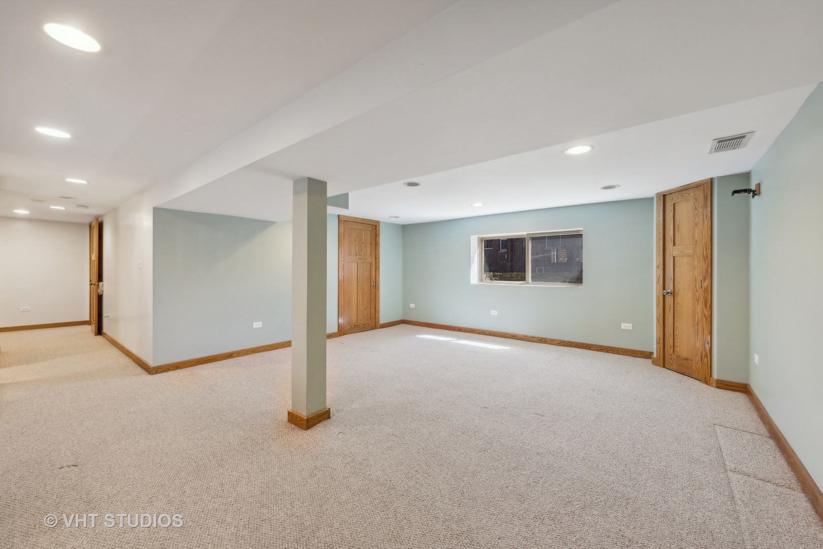 155 Geneva Avenue Elmhurst, IL 60126 - Photo 24 of 33 a view of an empty room with a window