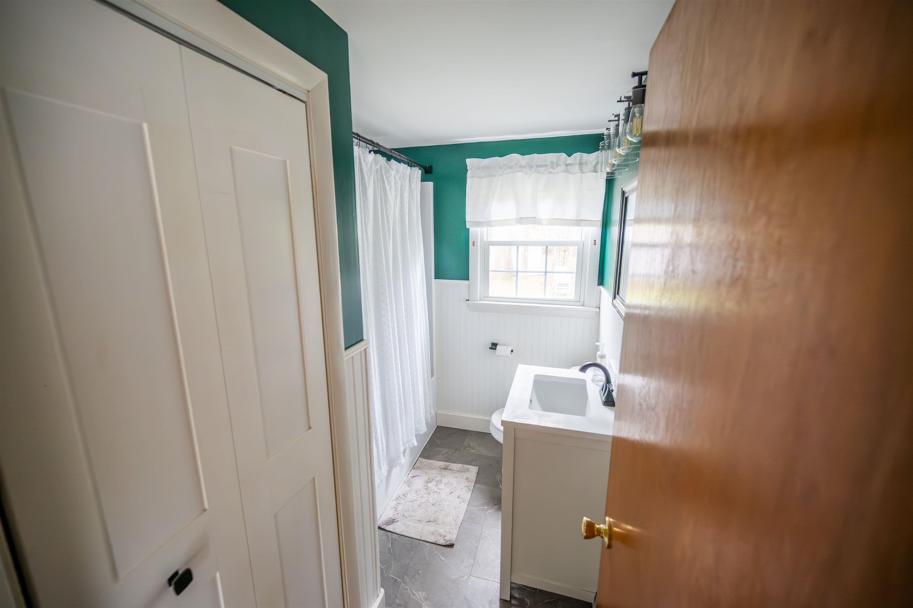 56 Old Dover Road Rochester, NH 03867 - Photo 12 of 23 Gallery Image 12