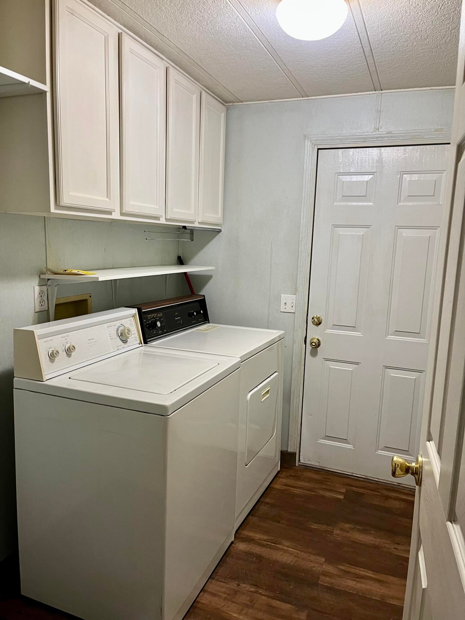 15876 Juniper Road La Pine, OR 97739 - Photo 20 of 28 Laundry