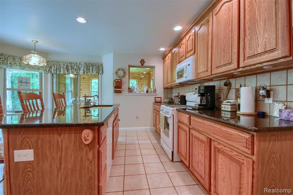 29098 Crawford Road Romulus, MI 48174 - Photo 13 of 38