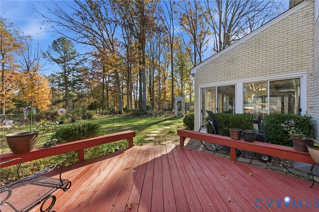 7471 Shoreline Drive Quinton, VA 23141 - Photo 31 of 45 a view of a deck with a yard