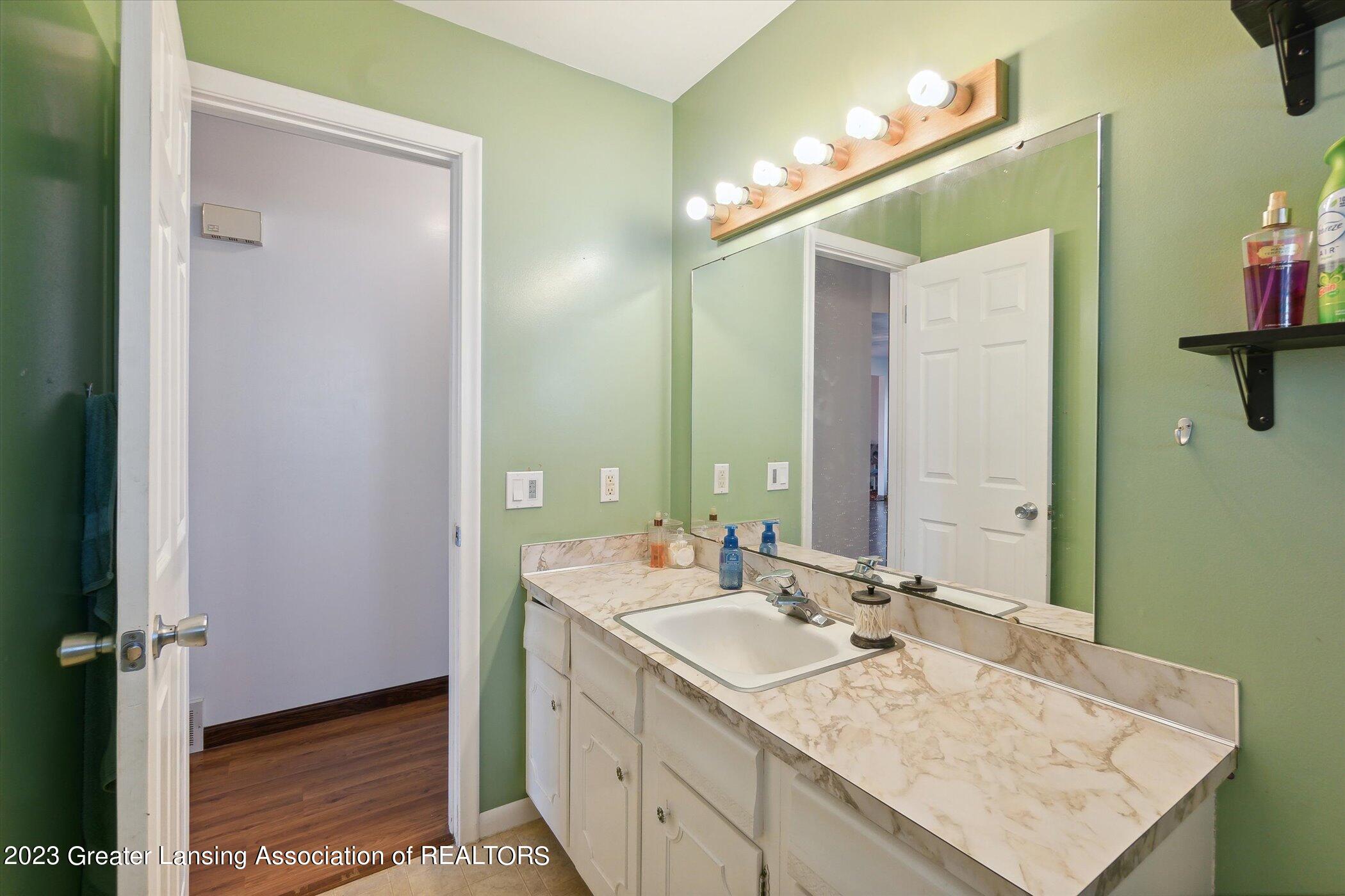 910 West Dansville Road Mason, MI 48854 - Photo 25 of 60 28-910-W-Dansville-Rd-Mason-MI-48854-Win