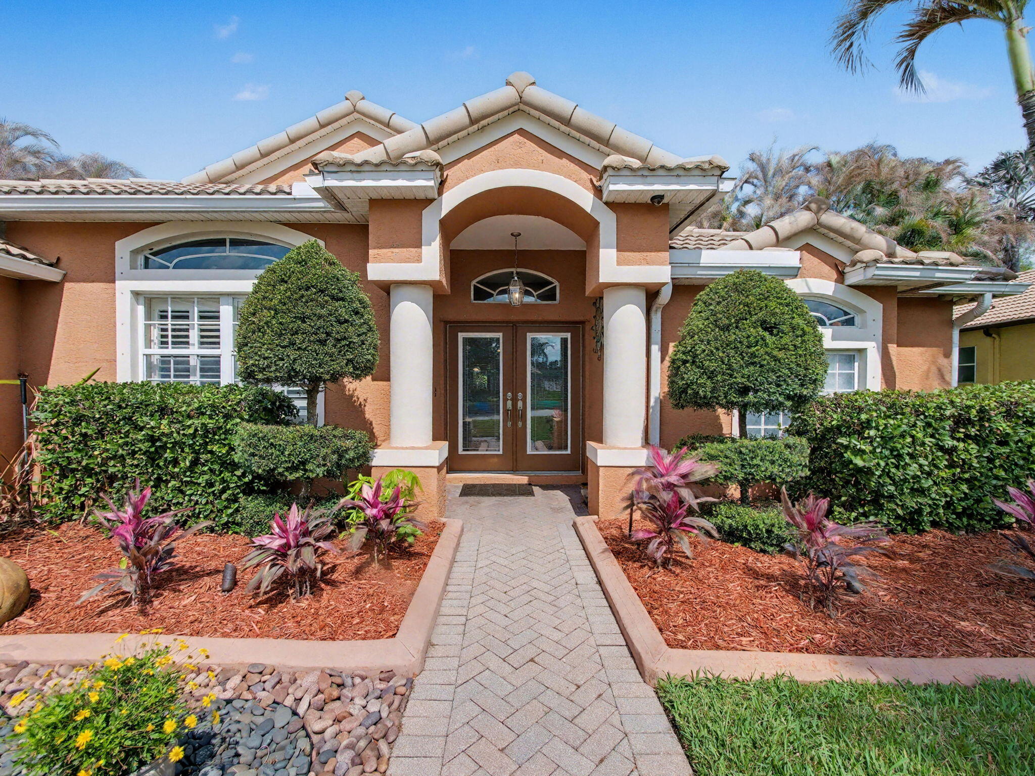 2041 Southwest Panther Trace Stuart, FL 34997 - Photo 4 of 33 Front