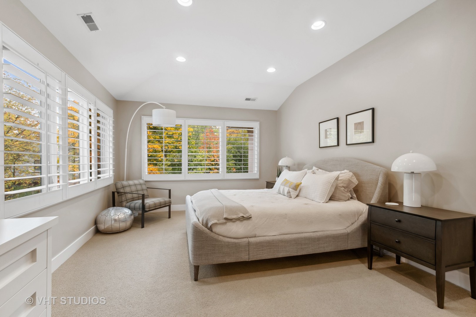 Undisclosed Address Highland Park, IL 60035 - Photo 18 of 32 a spacious bedroom with a bed and a large window