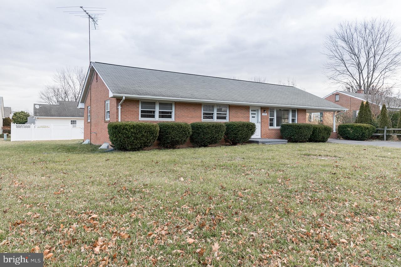 328 Russelcroft Road Winchester, VA 22601 - Photo 2 of 42 Front view from street corner