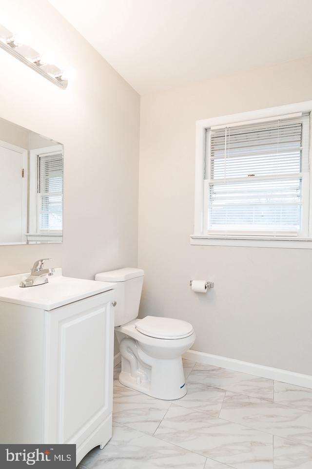 328 Russelcroft Road Winchester, VA 22601 - Photo 19 of 42 Full bath