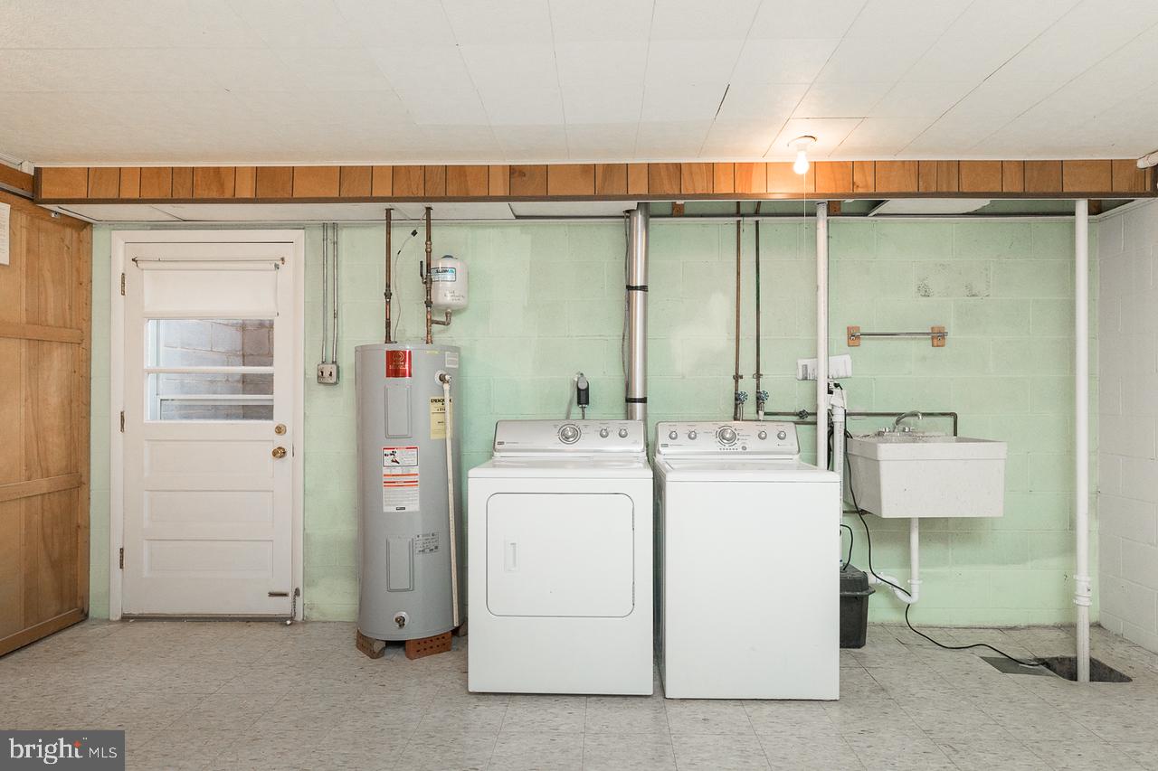 328 Russelcroft Road Winchester, VA 22601 - Photo 32 of 42 Washer & Dryer