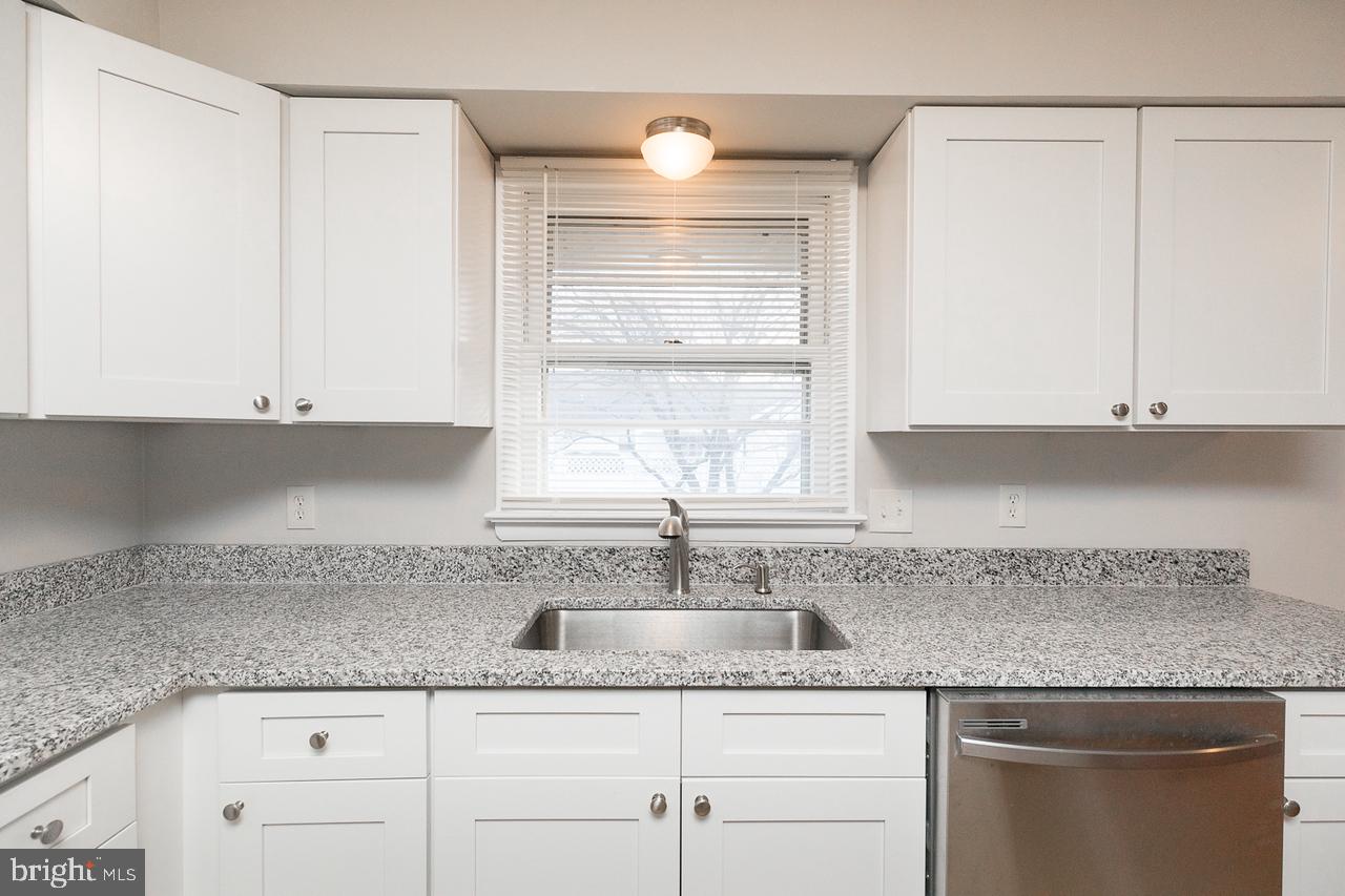 328 Russelcroft Road Winchester, VA 22601 - Photo 9 of 42 Granite countertops