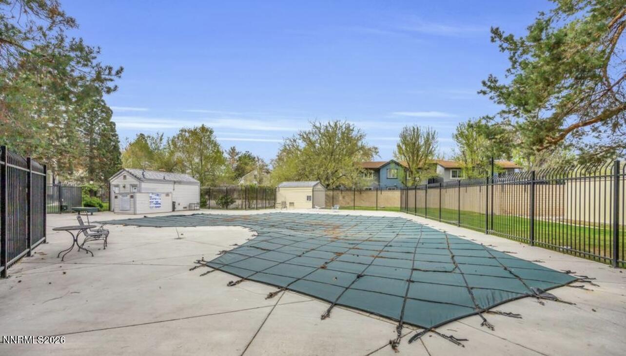 2125 Roundhouse Road Sparks, NV 89431 - Photo 3 of 21 2125 Roundhouse pool 2