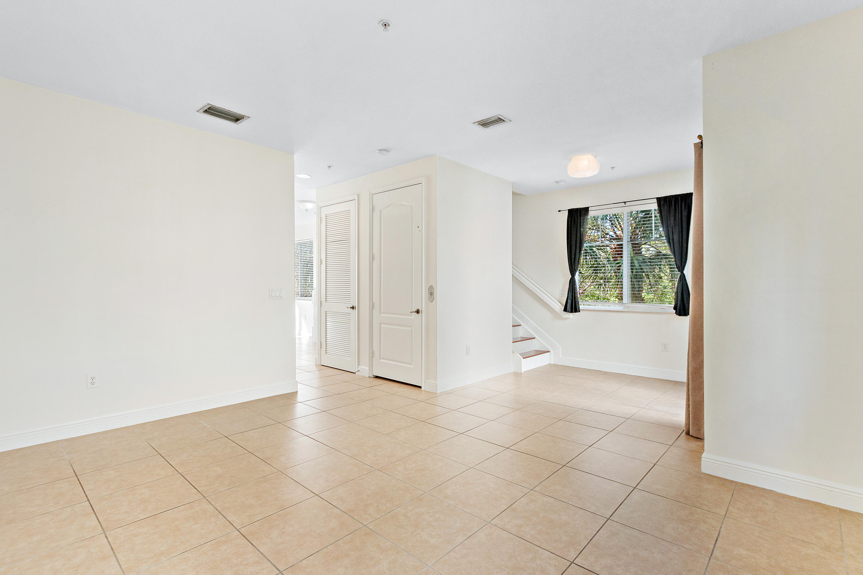 578 Northwest 35th Place Boca Raton, FL 33431 - Photo 12 of 30 017-578NW35thPl-BocaRaton-FL-full