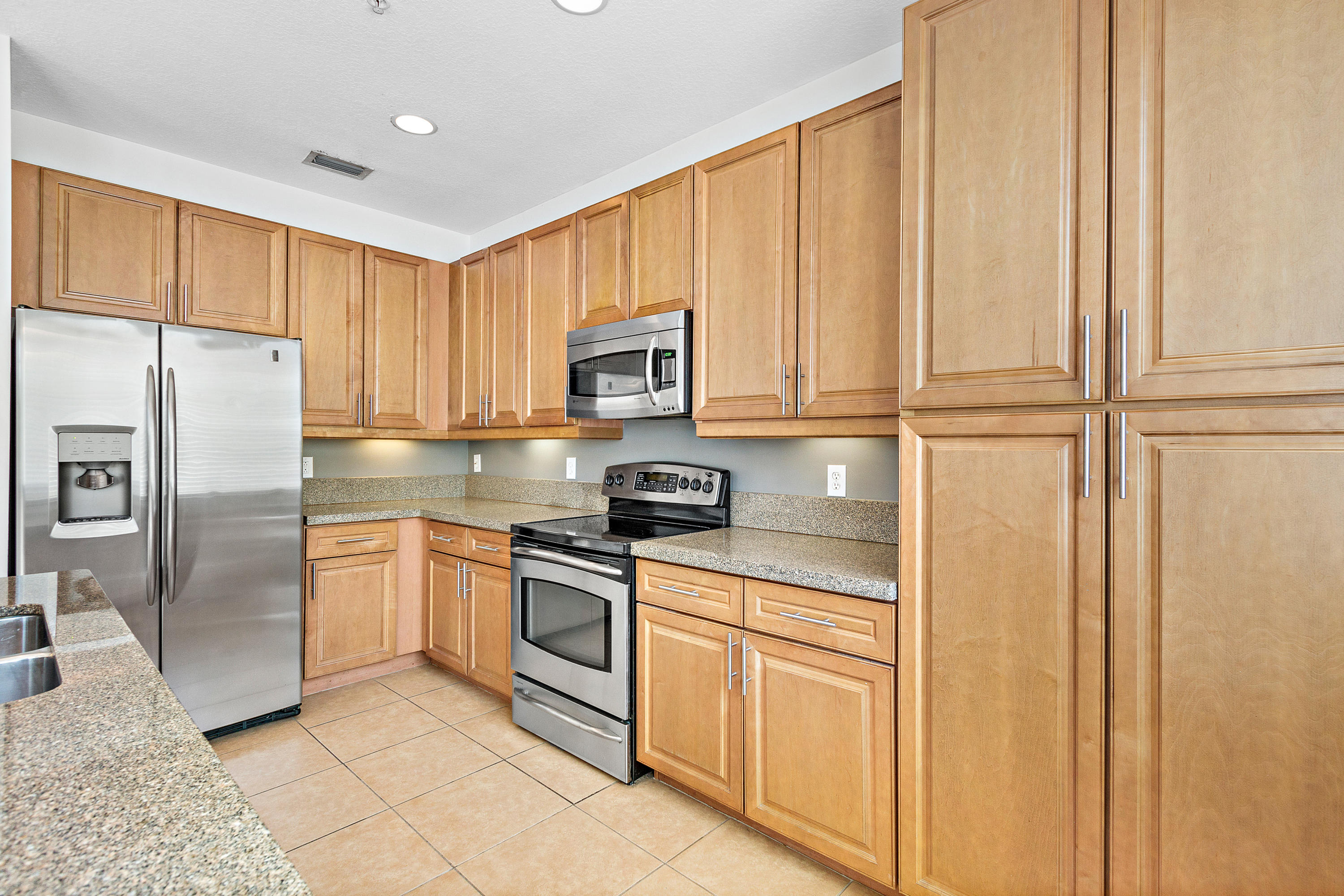 578 Northwest 35th Place Boca Raton, FL 33431 - Photo 6 of 30 012-578NW35thPl-BocaRaton-FL-full