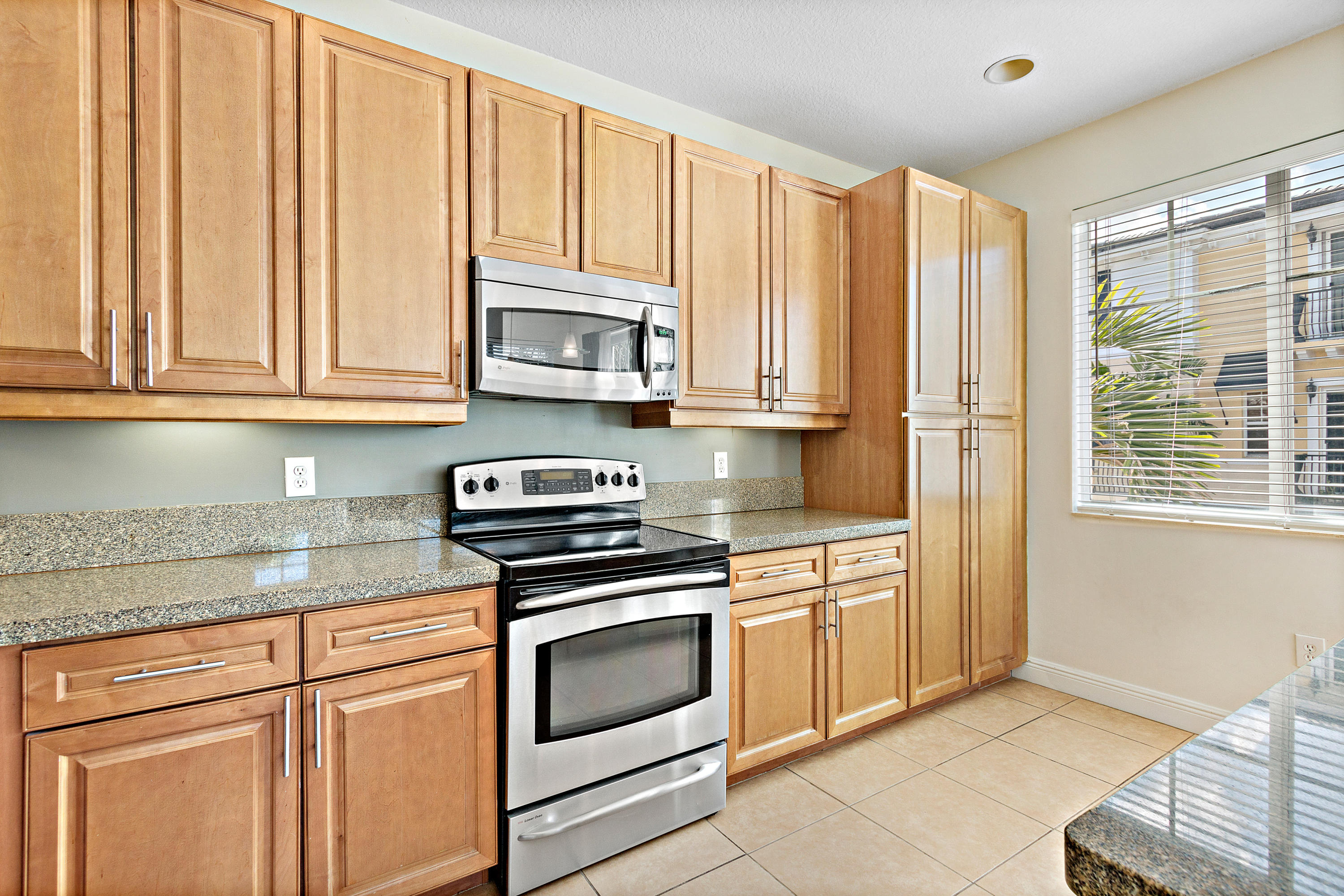 578 Northwest 35th Place Boca Raton, FL 33431 - Photo 8 of 30 014-578NW35thPl-BocaRaton-FL-full