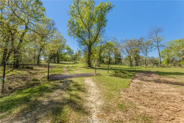 $1,350,000 | 9798 Farm To Market Road 2446, Franklin, TX 77856